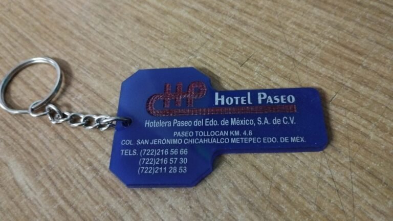 Llavero con identificación de hotel